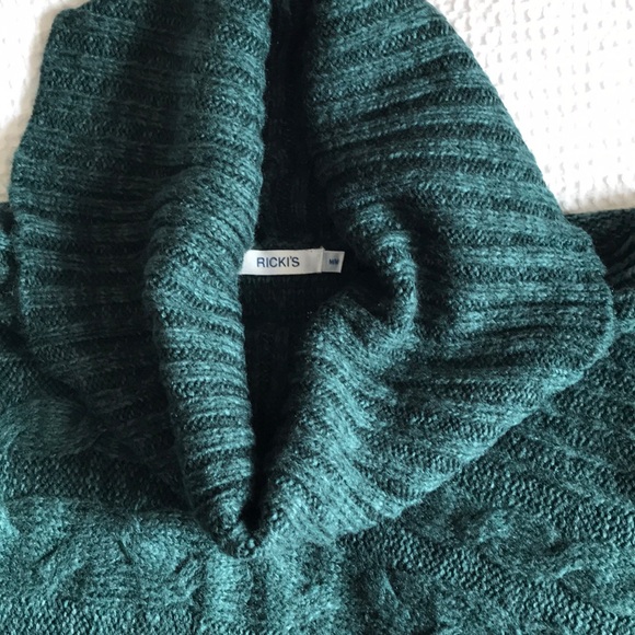 Sweater - Picture 2 of 2